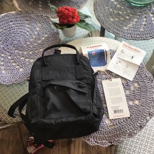 Fijall Taven Kanken Black Mini Backpack